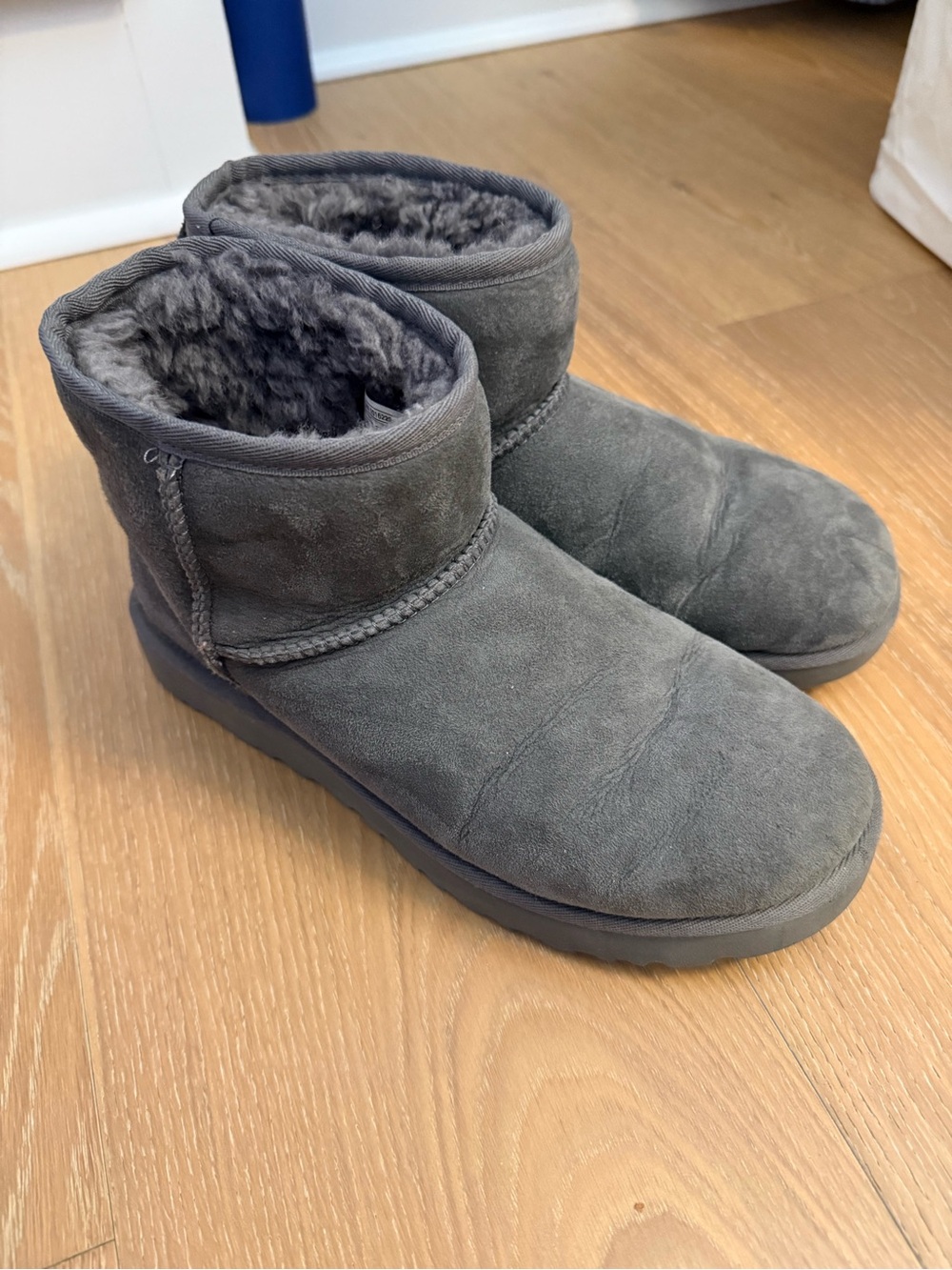 UGG Women's Short Shearling Boot in Gray